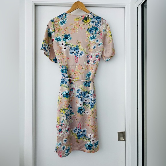 Luna Floral Morning Gown, Size M - Picture 2 of 8